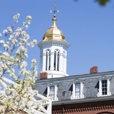education-stredniskoly-usa-kentshillschool-budova