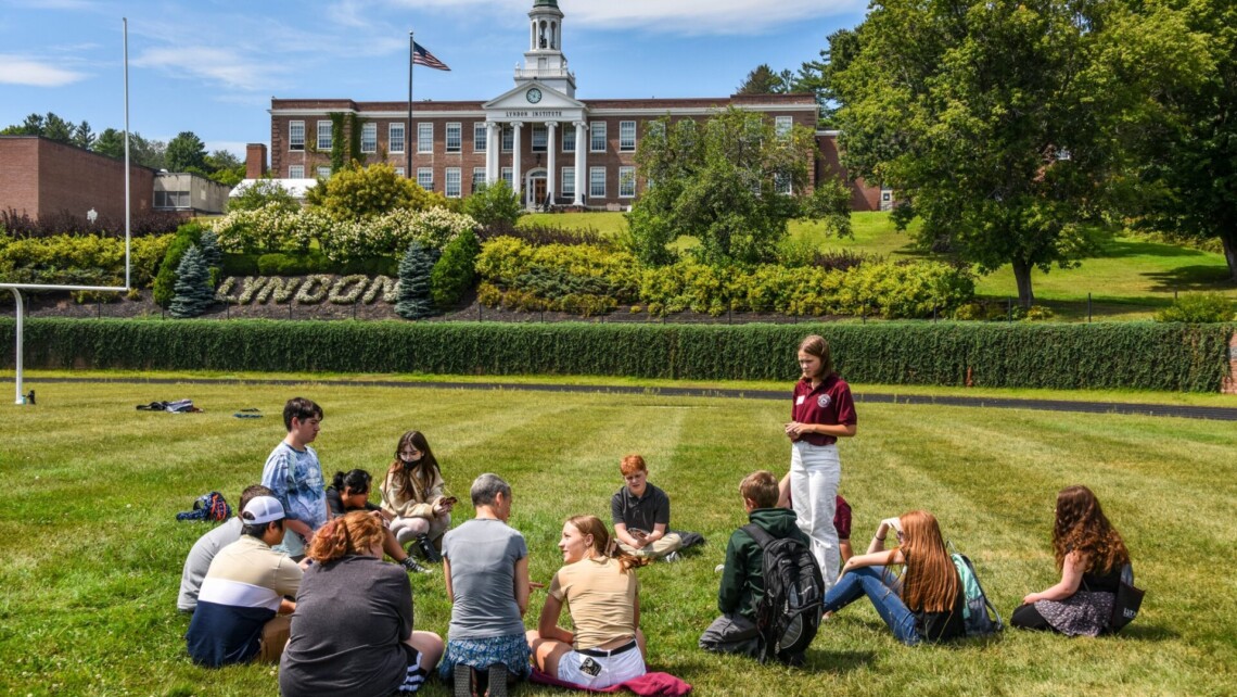 education-stredniskoly-usa-lyndoninstitute-kampus