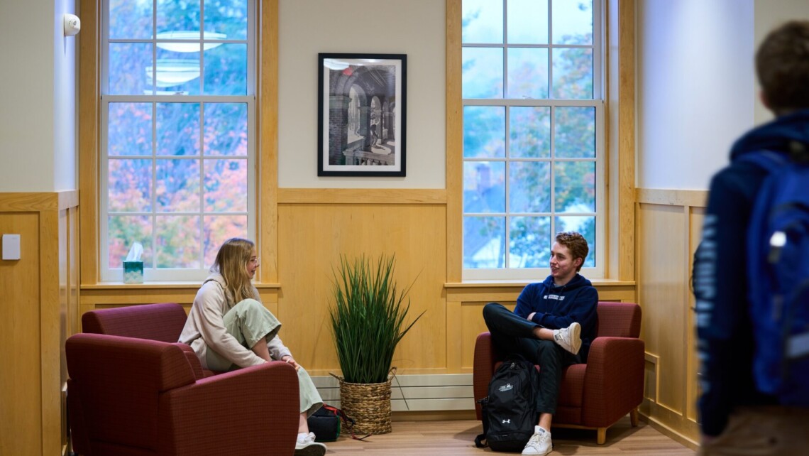 education-stredniskoly-usa-newhamptonschool-studenti