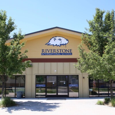 education-stredniskoly-usa-riverstoneinternationalschool-nahledovafotka