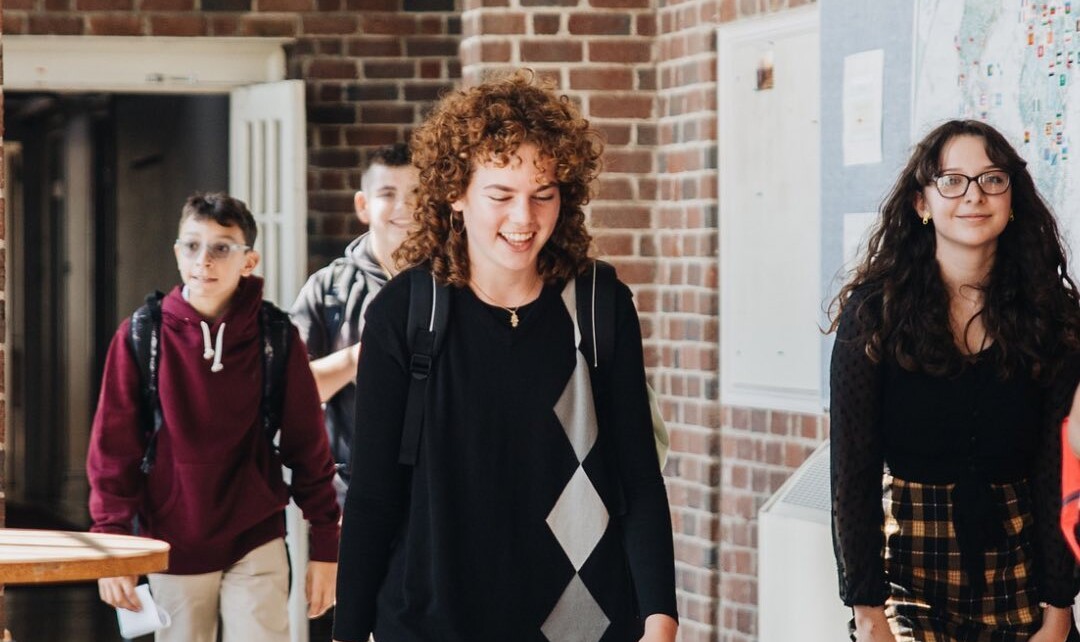education-stredniskoly-usa-stuarthallschool-studenti