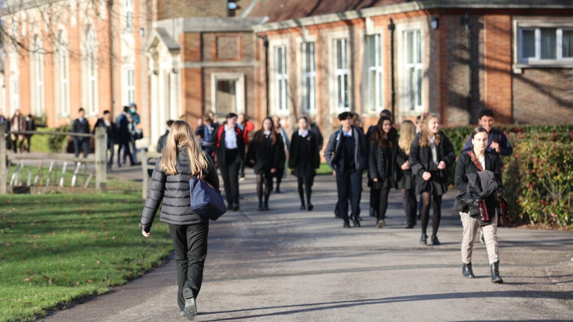 education-stredniskoly-velkabritanie-leightonparkschool-skola