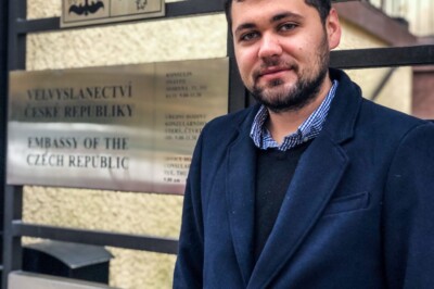 Tomáš založil projekt, vďaka ktorému môžu Slováci z domu študovať tie najprestížnejšie školy sveta