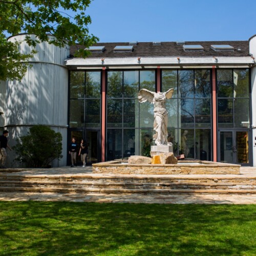 Ross_School_hlavni_budova
