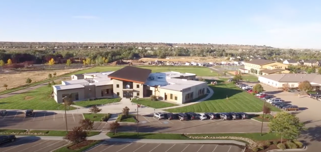 education-stredniskoly-usa-riverstoneinternational-nahledYT