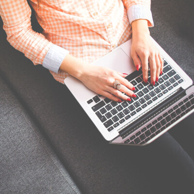 Střední školu v&nbsp;zahraničí mohou čeští studenti vystudovat online