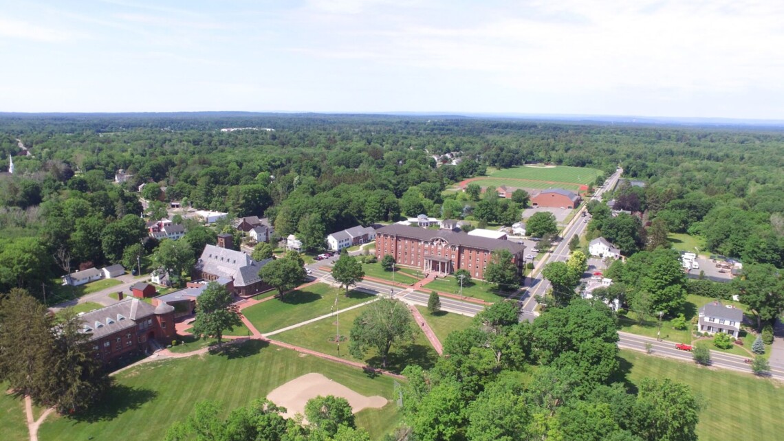 stredniskoly-usa-Wilbraham&MonsonAcademy-kampus