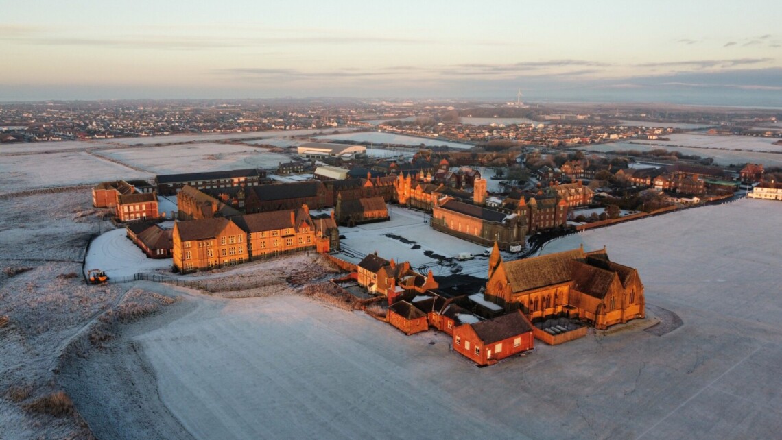 stredniskoly-velkabritanie-rossallschool-kampus