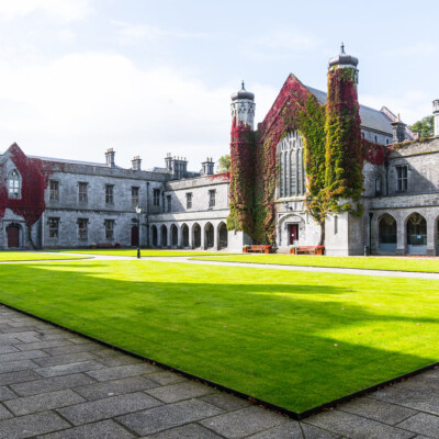Vysokeskoly-Irsko-University-Galway-kampus1